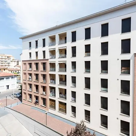 Flat Accogliente Comodo Con Ascensore E Parcheggio Appartamento