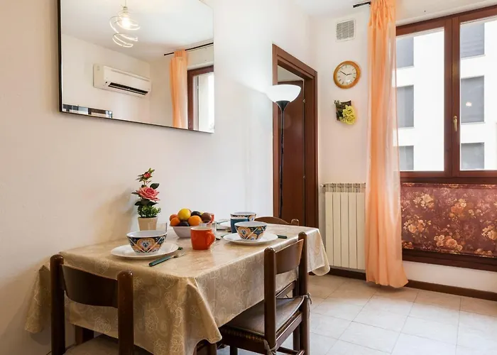 Castelnuovo Flat With Elevator And Free Parking Апартаменты *