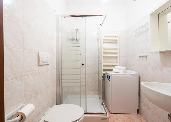 Castelnuovo Flat With Elevator And Free Parking *